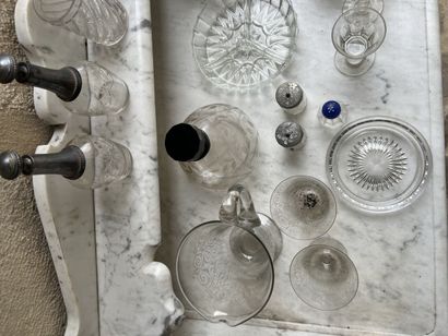 null HANDKERCHIEF of various glassware and crystal including three water glasses...
