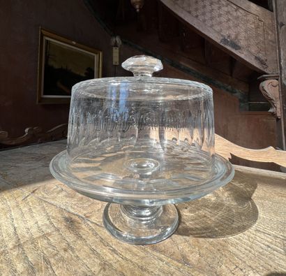 null Cloche à gâteau et son présentoir en cristal, XIXe siècle

H. 20 cm