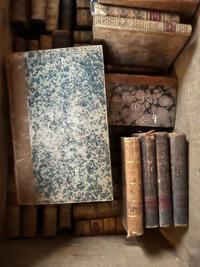 null Lot of 18th and early 19th century books in their case