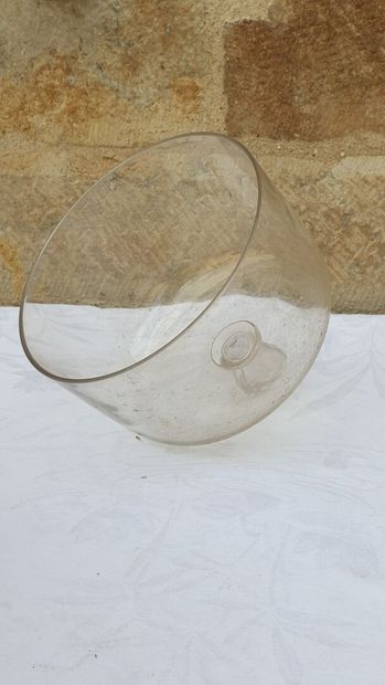 null MANNETTE of cut crystal glassware, XIX and XXth century.



We joined a crystal...