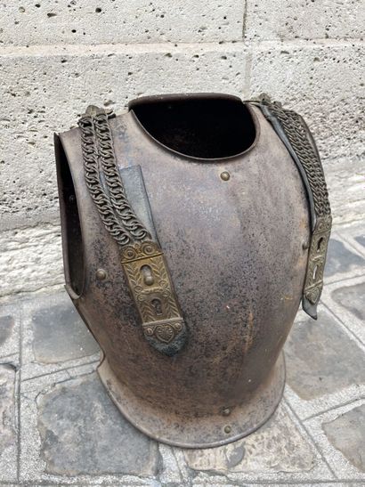 null Plastron de cuirasse d'Officier de Cuirassiers, modèle 1825, en fer, bordé de...