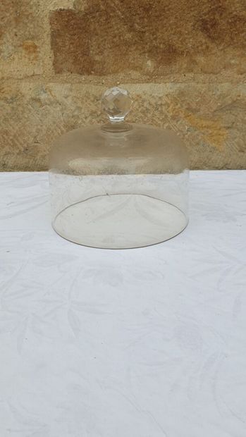 null MANNETTE of cut crystal glassware, XIX and XXth century.



We joined a crystal...