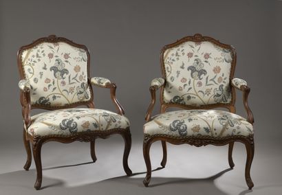 Pair of flat-backed armchairs in molded and...
