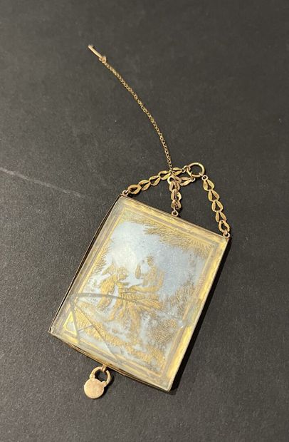 Gold pendant containing a gilded mother-of-pearl...