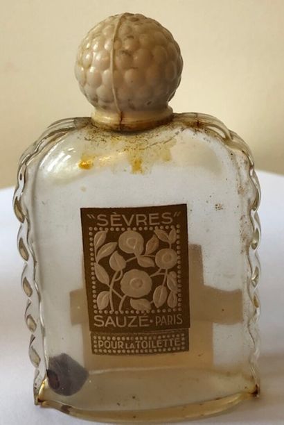 Flacon de Sèvres, eau de cologne pour la...