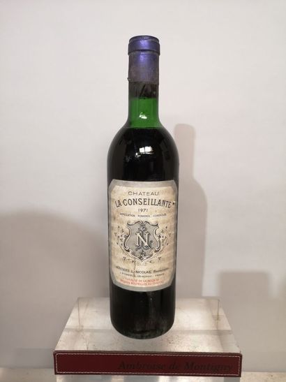 null 1 bouteille Château La CONSEILLANTE - Pomerol	1971	
Etiquette légèrement tachée.	
Haute...