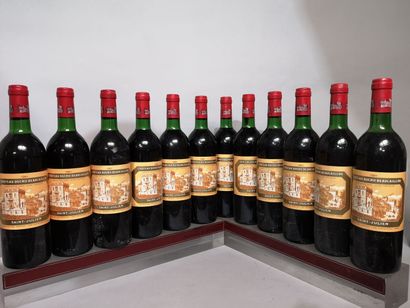 null 12 bouteilles Château DUCRU BEAUCAILLOU - 2e Gcc Saint Julien 1981
Etiquettes...