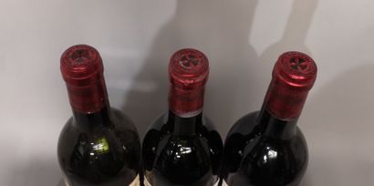 null 3 bouteilles Château GAZIN - Pomerol 1978 Étiquettes tachées et abîmées.1 niveau...