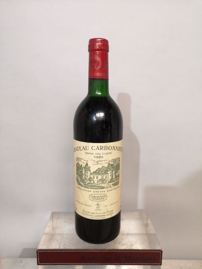 null 1 bouteille Château CARBONNIEUX - Gc de Graves 1985	
Niveau légèrement bas....