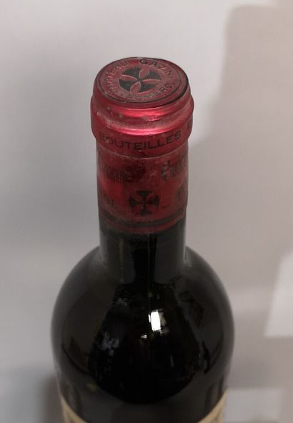 null 1 bouteille Château GAZIN - POMEROL	1978	
Etiquette légèrement tachée.	
Haute...