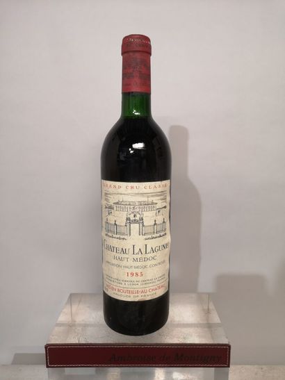 null 1 bouteille Château La LAGUNE - 3e Gcc Haut Médoc 1985	
Etiquette légèrement...