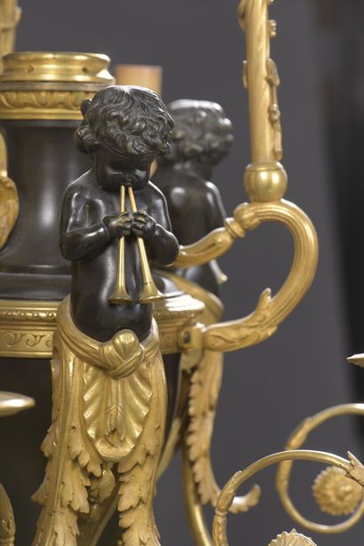 null Lustre en bronze ciselé et doré de style Louis XVI
À six lumières, décor de...