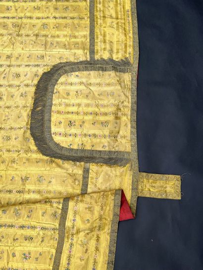 null Chape en soie peinte, Chine pour l'Europe, seconde moitié du XVIIIe siècle,...