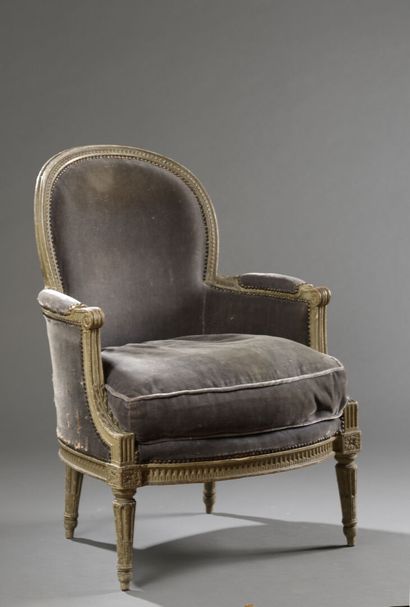 null Bergère en bois mouluré et sculpté estampillée 
L. Peridiez d'époque Louis XVI.
Le...