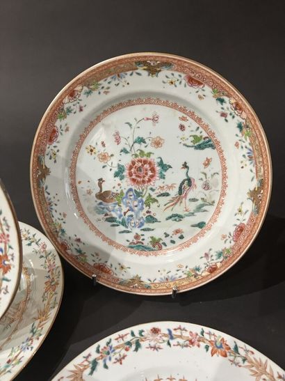null CHINA, 18th century, Qianlong period
(1736-1795)
Six porcelain plates with polychrome...