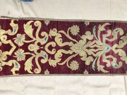 null Panel of hanging in embroidery of application,
Italy, XVIIth century, crimson...