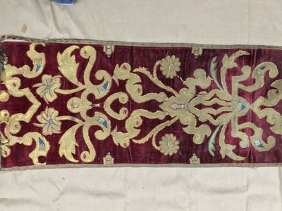 null Panel of hanging in embroidery of application,
Italy, XVIIth century, crimson...