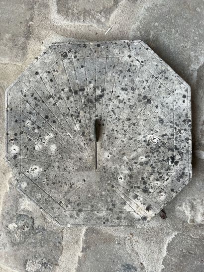 Cadran solaire en pierre de Bourgogne, fin...
