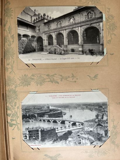 null Réunion de quatre albums de cartes postales divers.
Châteaux, archéologie, caricatures,...