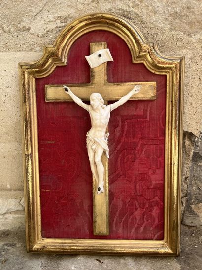 Christ en ivoire, XIXe
H. 17 cm