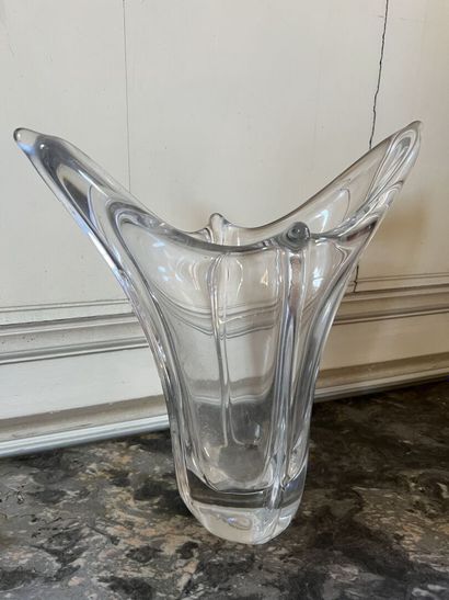 DAUM
Vase en cristal vers 1950
H. 33 cm