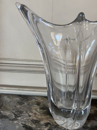 null DAUM
Vase en cristal vers 1950
H. 33 cm