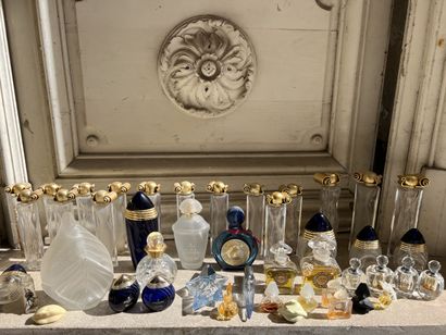 MANNETTE of various perfume bottles (Givenchy,...