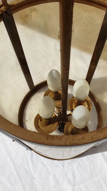null Lanterne suspendue à quatre lumières, style Louis XVI.
H.55, L.25 cm

