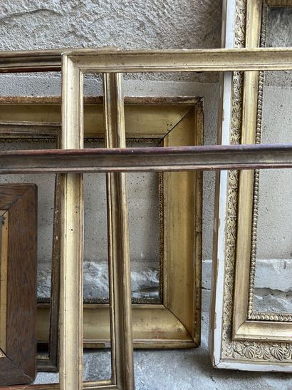 null Set of 6 frames including a gilded Empire frame
46 x 35 cm

