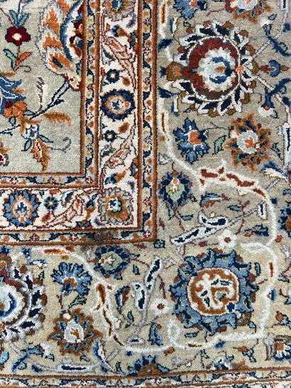 null IRAN, 20th century
Handmade wool carpet of large dimensions. 
Decorated without...