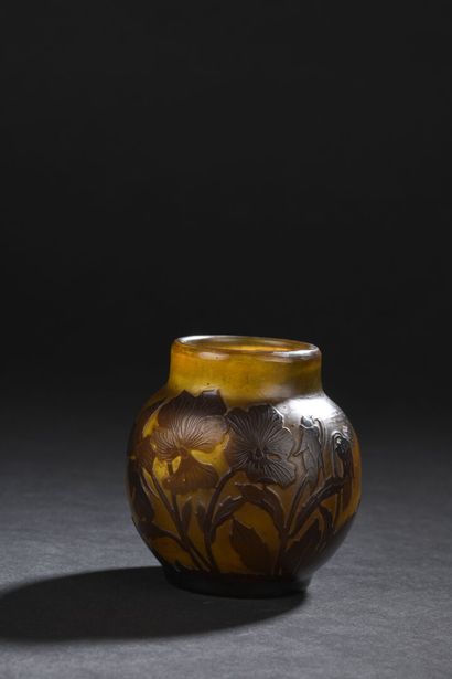 null Émile GALLÉ (1846-1904) 
SMALL OVOID VASE with straight neck. Industrial print...