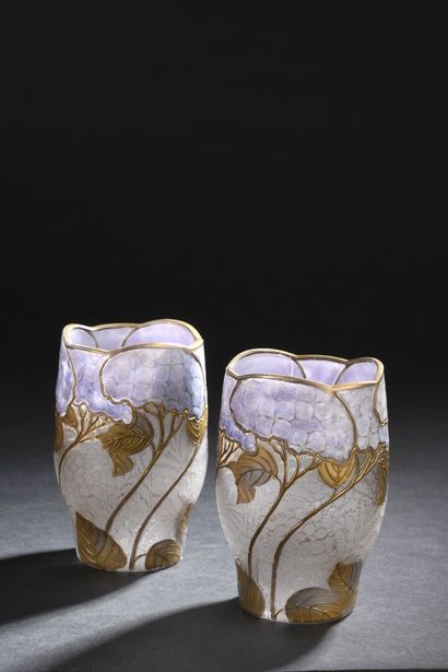 null MONTJOYE SAINT-DENIS
PAIR OF OVOID VASES with tri-lobed neck. Industrial proofs...