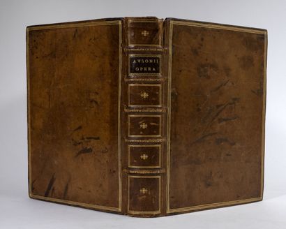 [Livre du XVIe siècle]. AUSONE. Burdigalae, apud S. Millangium, 1580. [Livre du XVIe...