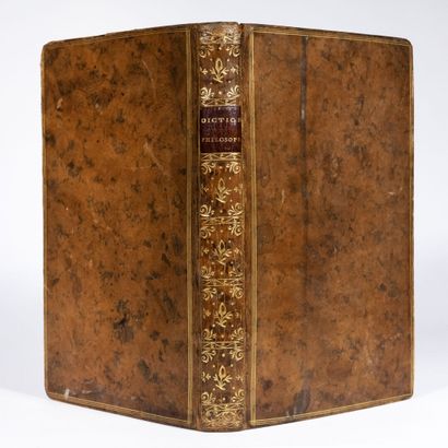 [VOLTAIRE]. Dictionnaire philosophique portatif. Nouvelle édition, revue, corrigée & augmentée de plusieurs articles par l'Auteur. A Londres, s.n., 1765. 