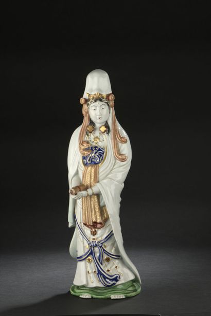 null STATUE DE KANNON en porcelaine Kutani
JAPON, XXe siècle
Représentée debout,...