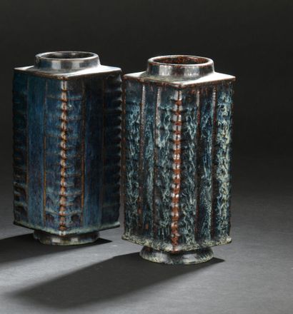 null TWO CONG VESSELS in flamed porcelain
CHINA, early 20th century
Square in cross-section,...