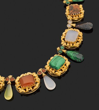 null NECKLACE composed of ten cushion-shaped cabochons of gemstones (carnelian, jasper,...