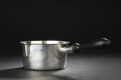null CASSEROLE in Minerve hallmarked silver. Turned wooden handle.
Weight 251 g
