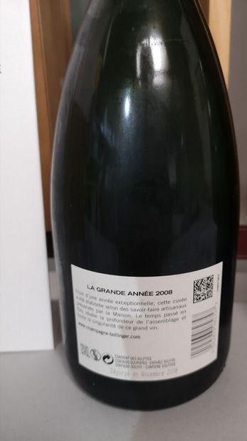 null * 2 bouteilles CHAMPAGNE BOLLINGER "La Grande Année" 2008 . 
Dégorgés en Novembre...