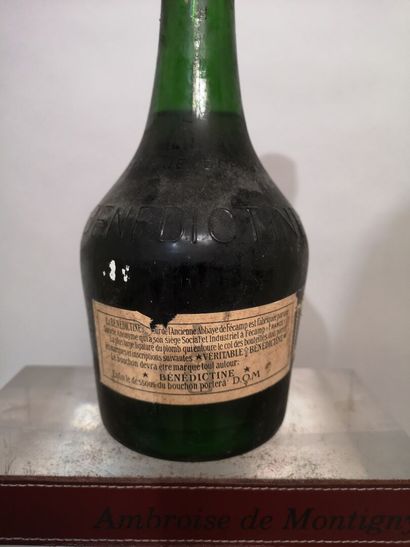null 1 bottle 37.5 cl BENEDICTINE - D.O.M. 1970s
Label slightly stained. Capsule...