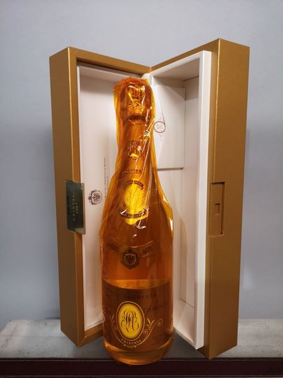 null * 1 bottle CHAMPAGNE "Cristal" - Louis ROEDERER 2007 
In a box.
