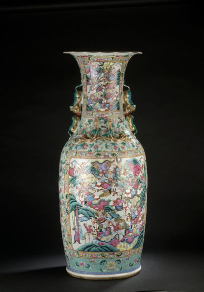 Grand vase en porcelaine de Canton
Chine,...