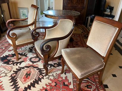 null Two armchairs and a chair from the Restoration period
In mahogany and mahogany...