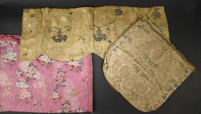 null Three shaped silks, 18th century, mainly a lampas with a pink gros de Tours...