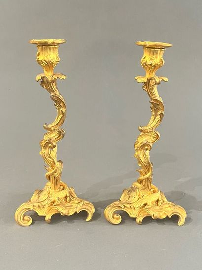 null Pair of ormolu candlesticks in the rocaille style circa 1860-1880
Decorated...