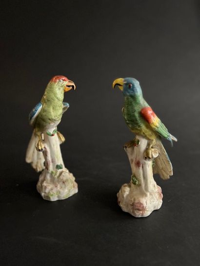 null Meissen, 19th century
Two polychrome porcelain parrots
Marked "crossed swords
H....