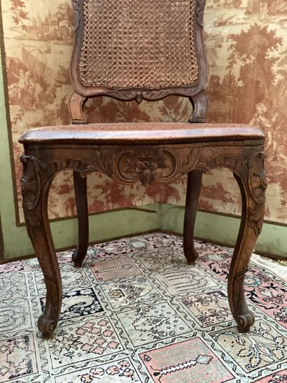 null PAIR OF Louis XV period caned CHAIRS
Decorated with flowers, cambered legs.
H...