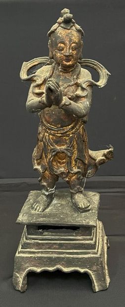 null CHINA - Ming Dynasty (17th century): 
ADORANT standing, hands clasped, on a...