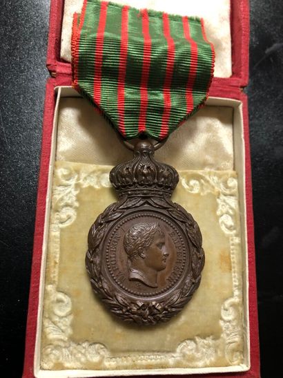 null FRANCE - Medal of St. Helena. 
Bronze, ribbon, with case.