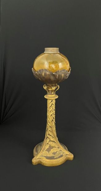 null MAISON CHRISTOFLE ORFÈVRE :
"Pavot" model oil lamp with tapered base in bronze...